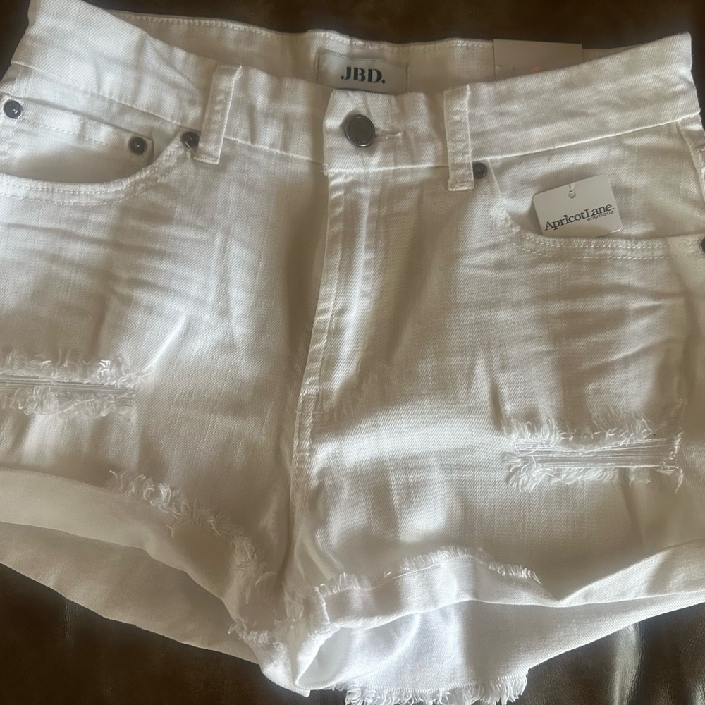 NWT Apricot Lane JBD M, White Distressed Denim Shorts